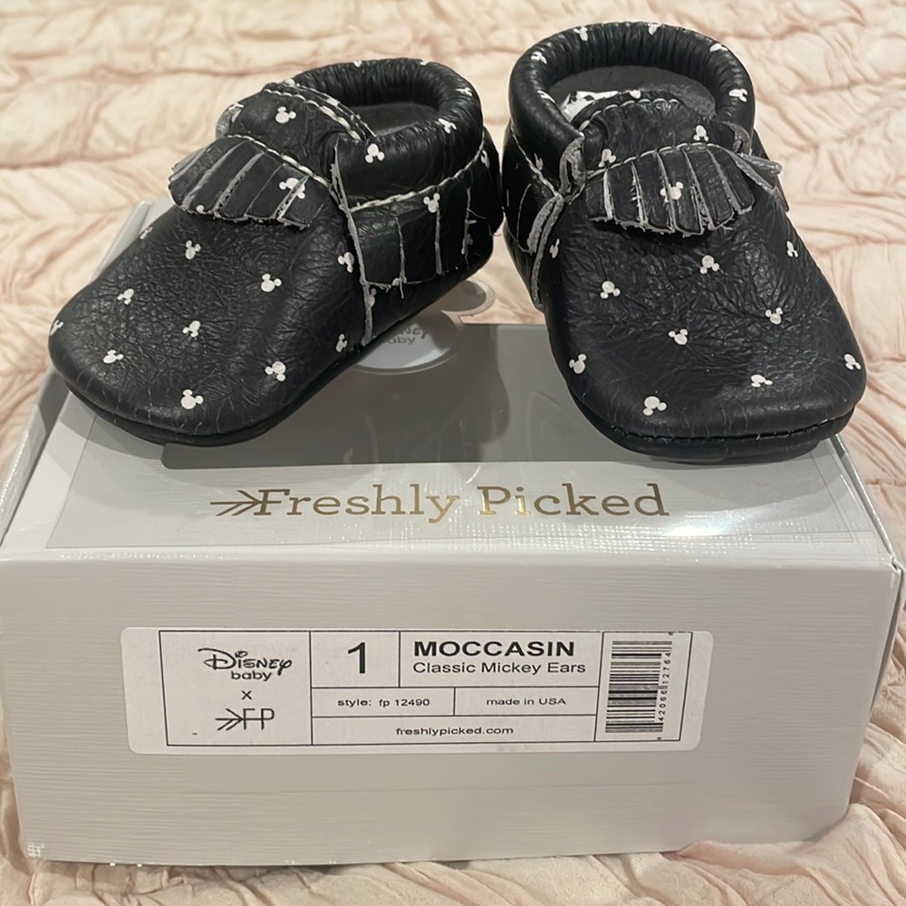Freshly picked Disney baby moccasins